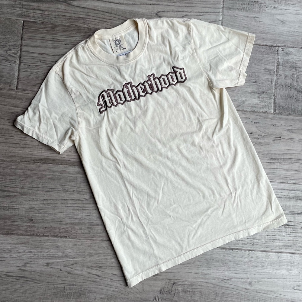 Classic Colors βMotherhoodβ Embroidered Classic Boxy T-shirt Cream/Brown SZ S